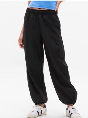 Athleta Black Elastic Waist Mid-rise Lunar Utility Pants NWT